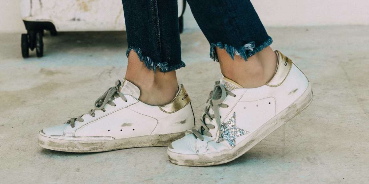 Leggings cut Golden Goose Shoes Sale off at the ankle